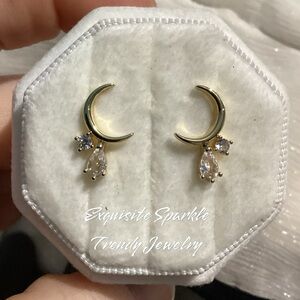 🌙10k Gold Plated Petite Crescent Moon CZ Stud Earrings (17mm)